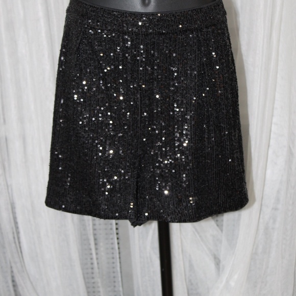Express Black Sequin Tank Top (XL) Sleeveless Camisole and Shorts . (M) - Picture 4 of 9